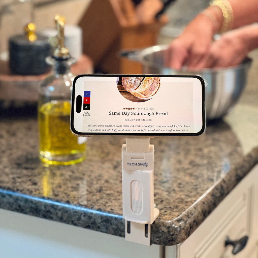 Hold It Right There works on airplanes, counters, desks, luggage & more